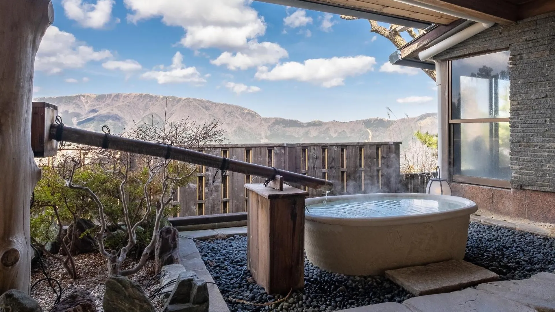 Hotel Shirayunoyado Yamadaya Hakone Gora 3*,